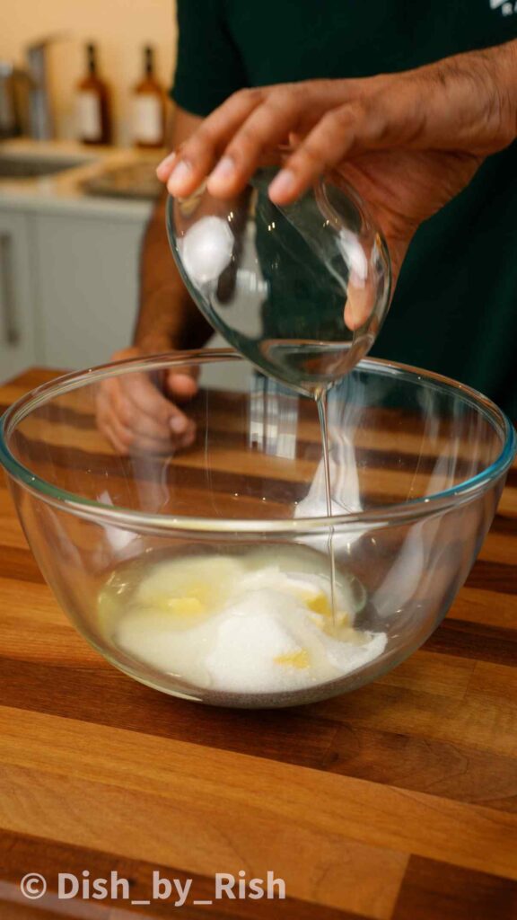 oil, butter, and sugar in a bowl