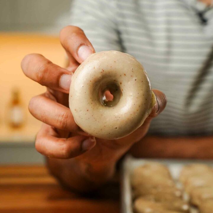 baked pumpkin spice doughnuts