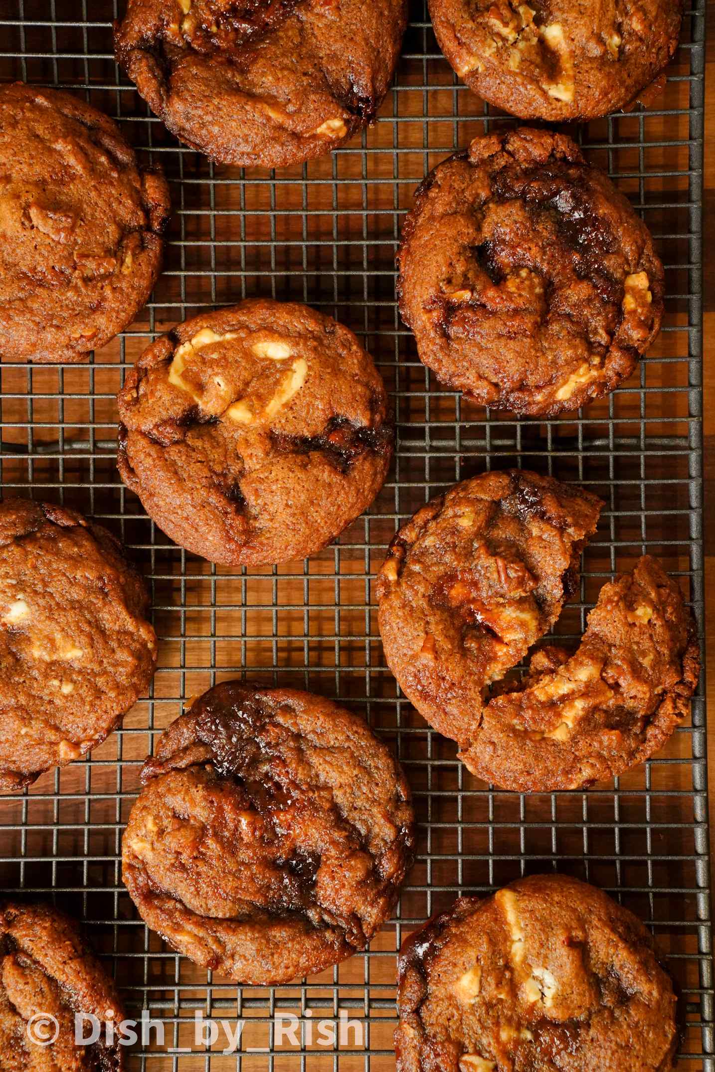 pumpkin spice chocolate chip cookies