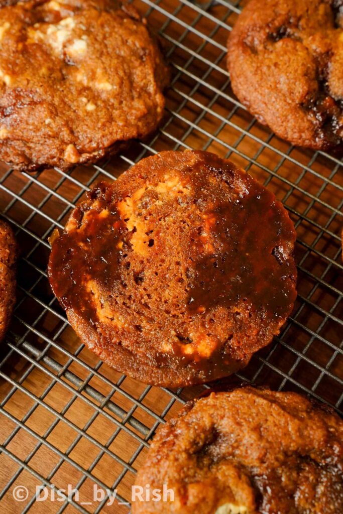 pumpkin spice chocolate chip cookies